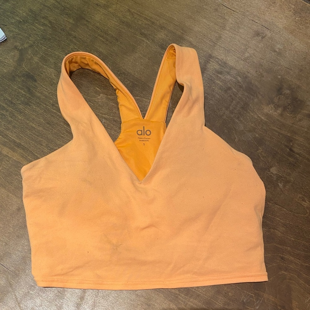 Alo yoga top in apricot!